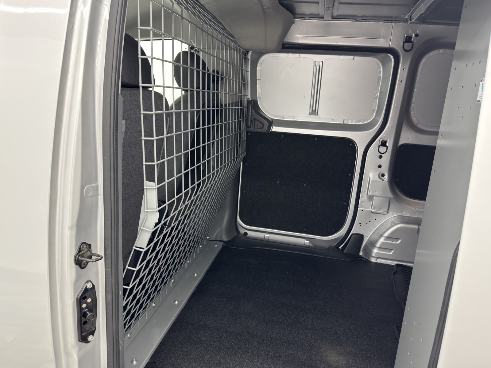 2020 Nissan NV200 SV photo 14
