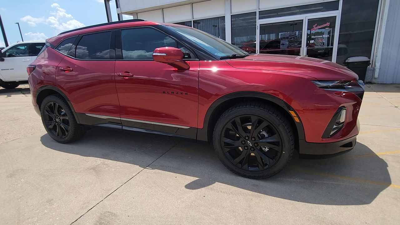 2022 Chevrolet Blazer RS photo 2