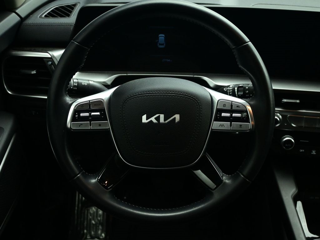 2024 Kia Telluride LX photo 3