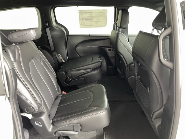 2025 Chrysler Pacifica photo 45