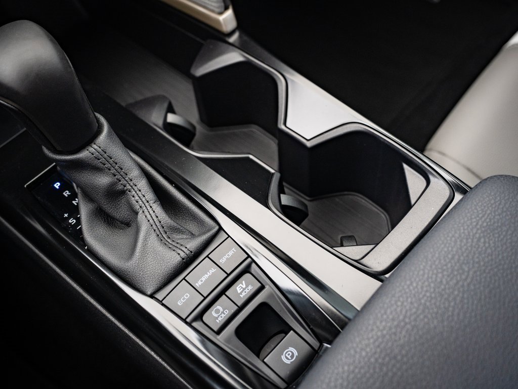 2025 Toyota Camry SE photo 30