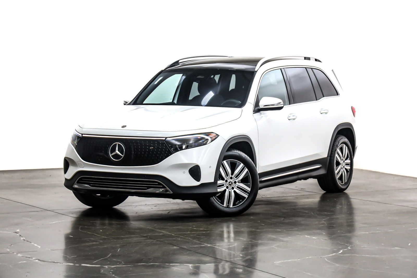 2024 Mercedes-Benz EQB Base's photo