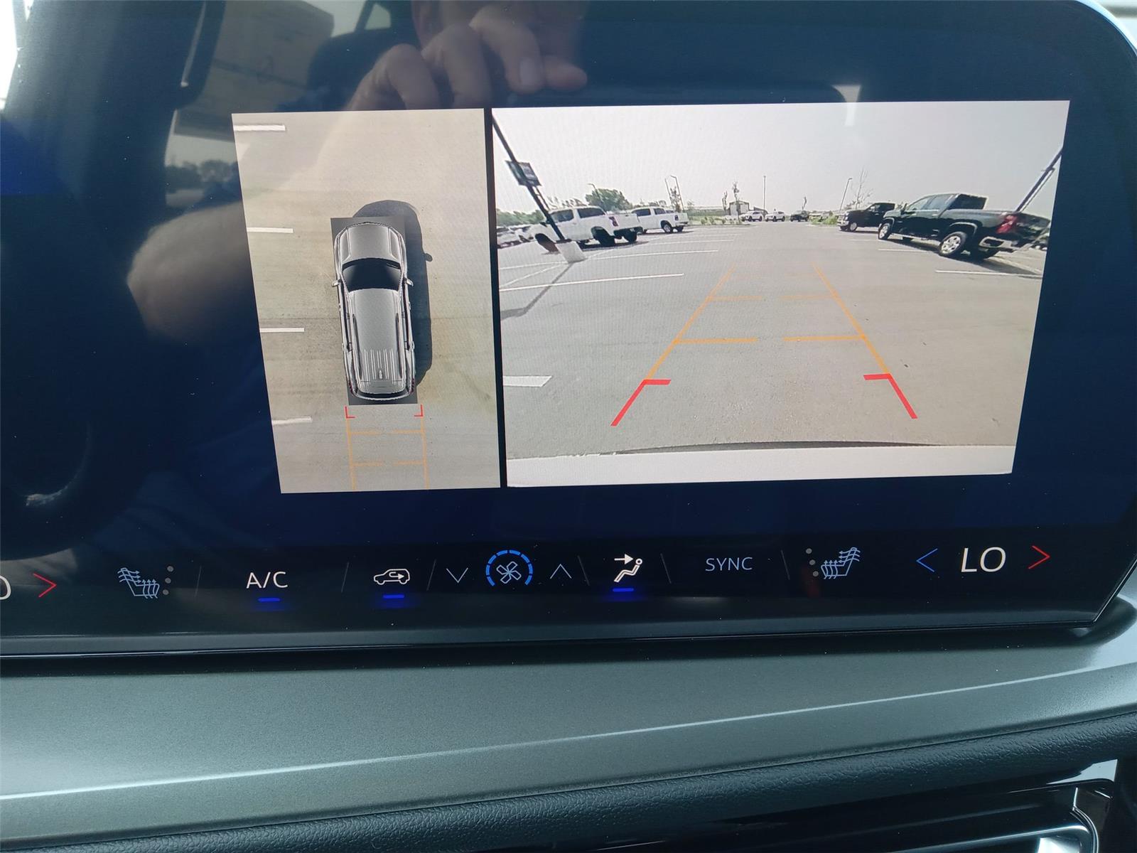 2026 Chevrolet Traverse photo 18