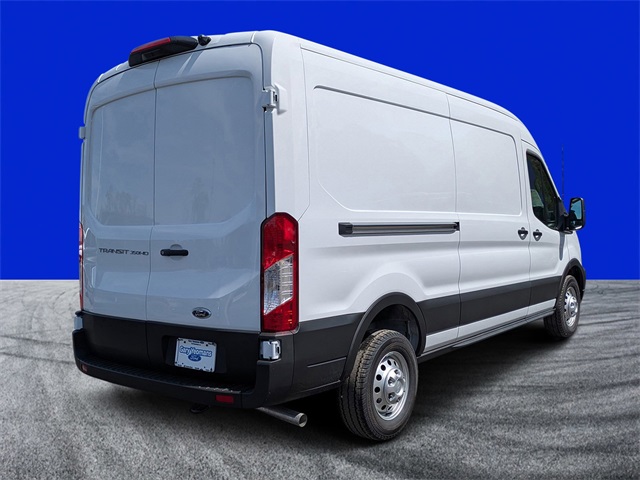 2025 Ford Transit Cargo Van photo 3