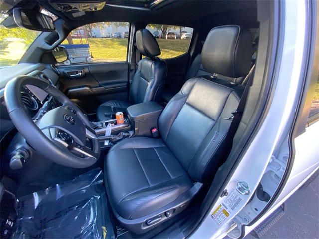 2023 Toyota Tacoma TRD Off-Road 4x4 photo 3