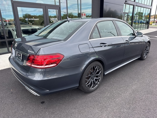 2014 Mercedes Benz E 350 4MATIC Sedan photo 3