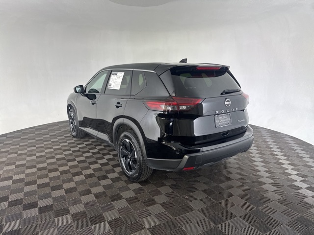 2024 Nissan Rogue SV photo 4