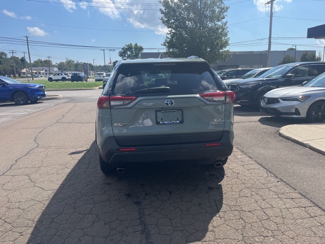 2021 Toyota RAV4 Hybrid XLE Premium photo 10