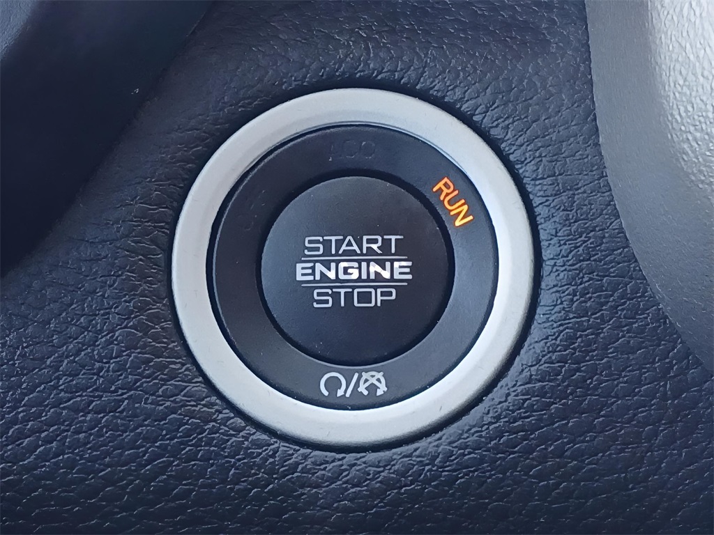 2020 Ram 1500 Laramie photo 25