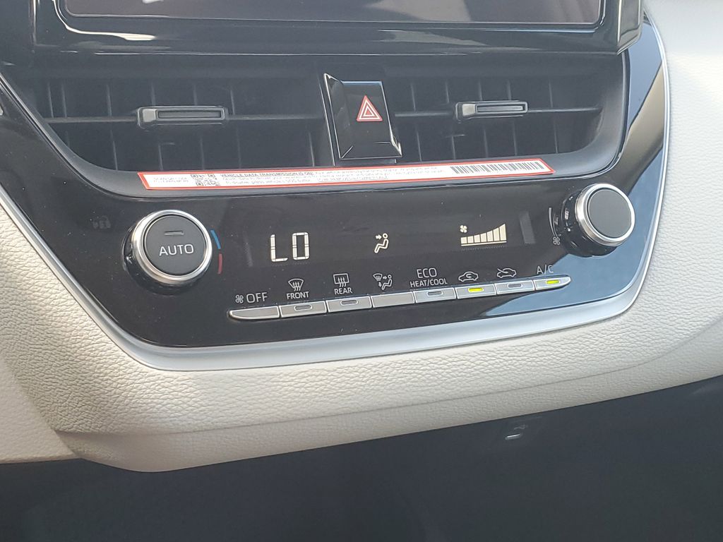 2025 Toyota Corolla LE photo 23
