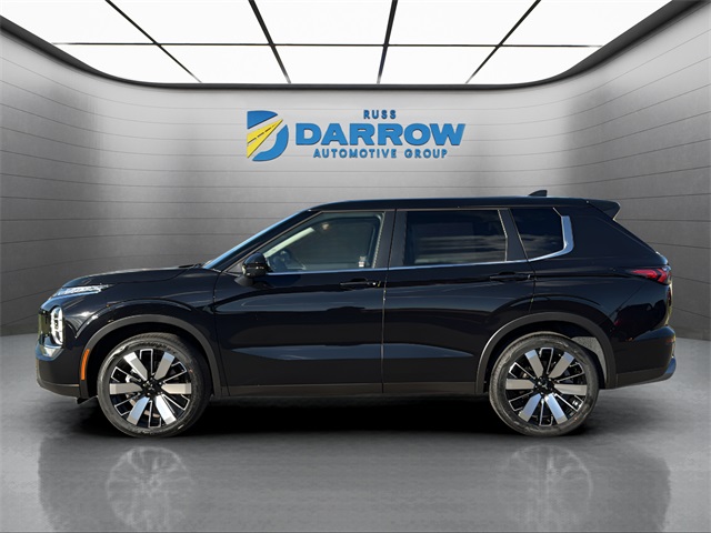 2025 Mitsubishi Outlander SE photo 2