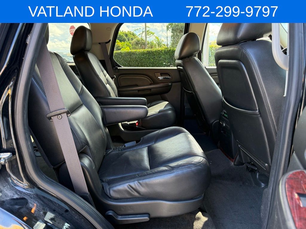2012 Cadillac Escalade Premium photo 27