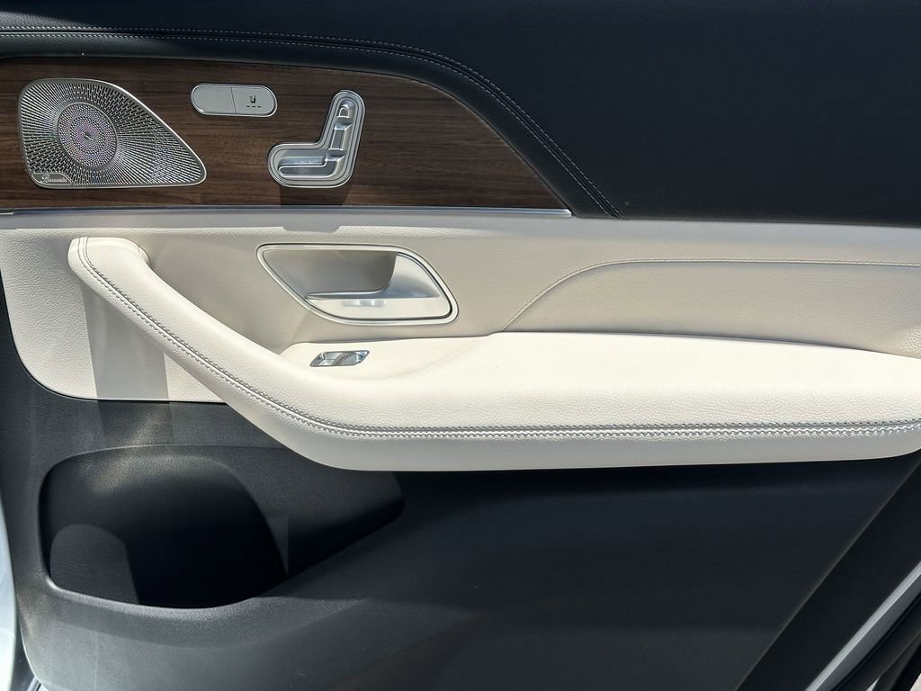 2025 Mercedes Benz GLS 450 4MATIC photo 19