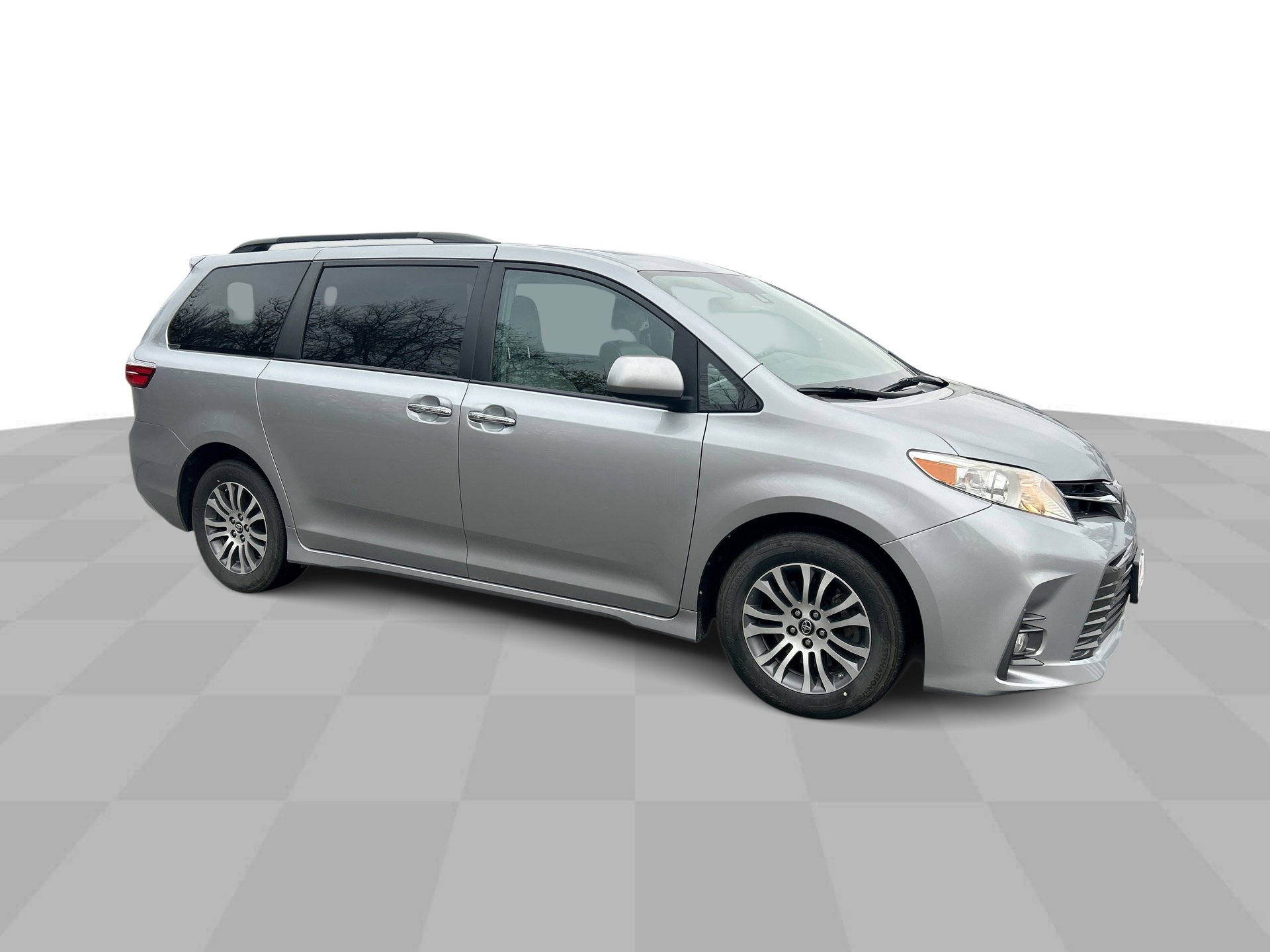 2018 Toyota Sienna XLE Limited Premium photo 2