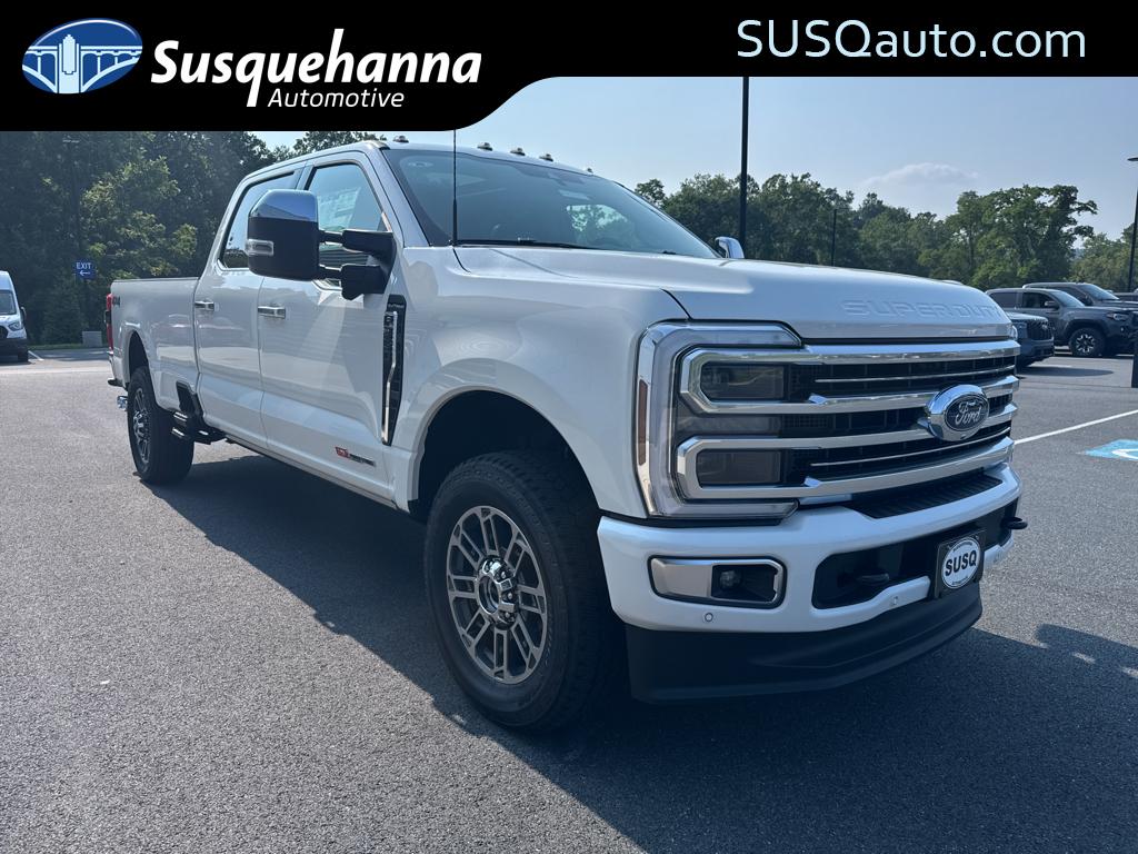 2025 Ford F-350 Super Duty Platinum's photo