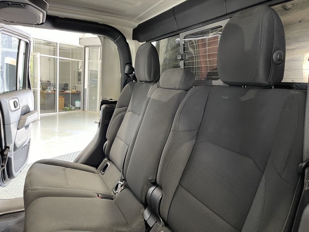 2022 Jeep Gladiator Overland photo 13