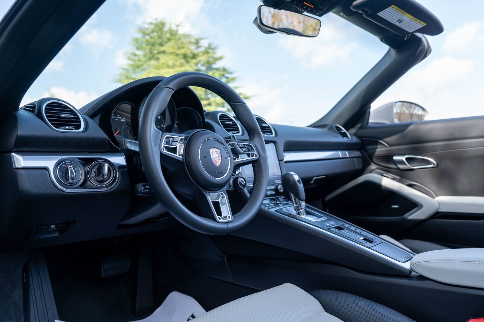 2024 Porsche Boxster photo 4