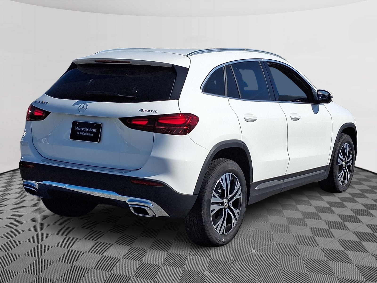 2025 Mercedes Benz GLA 250 4MATIC photo 4