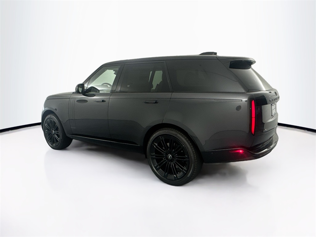 2025 Land Rover Range Rover SE photo 4