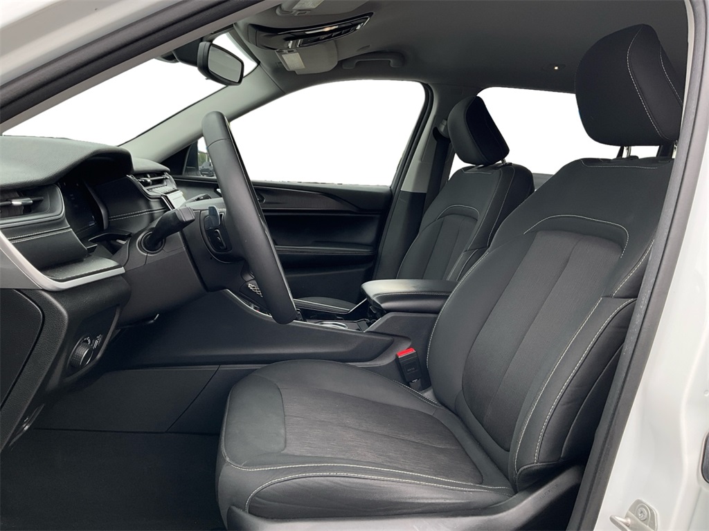 2023 Jeep Grand Cherokee Laredo photo 20