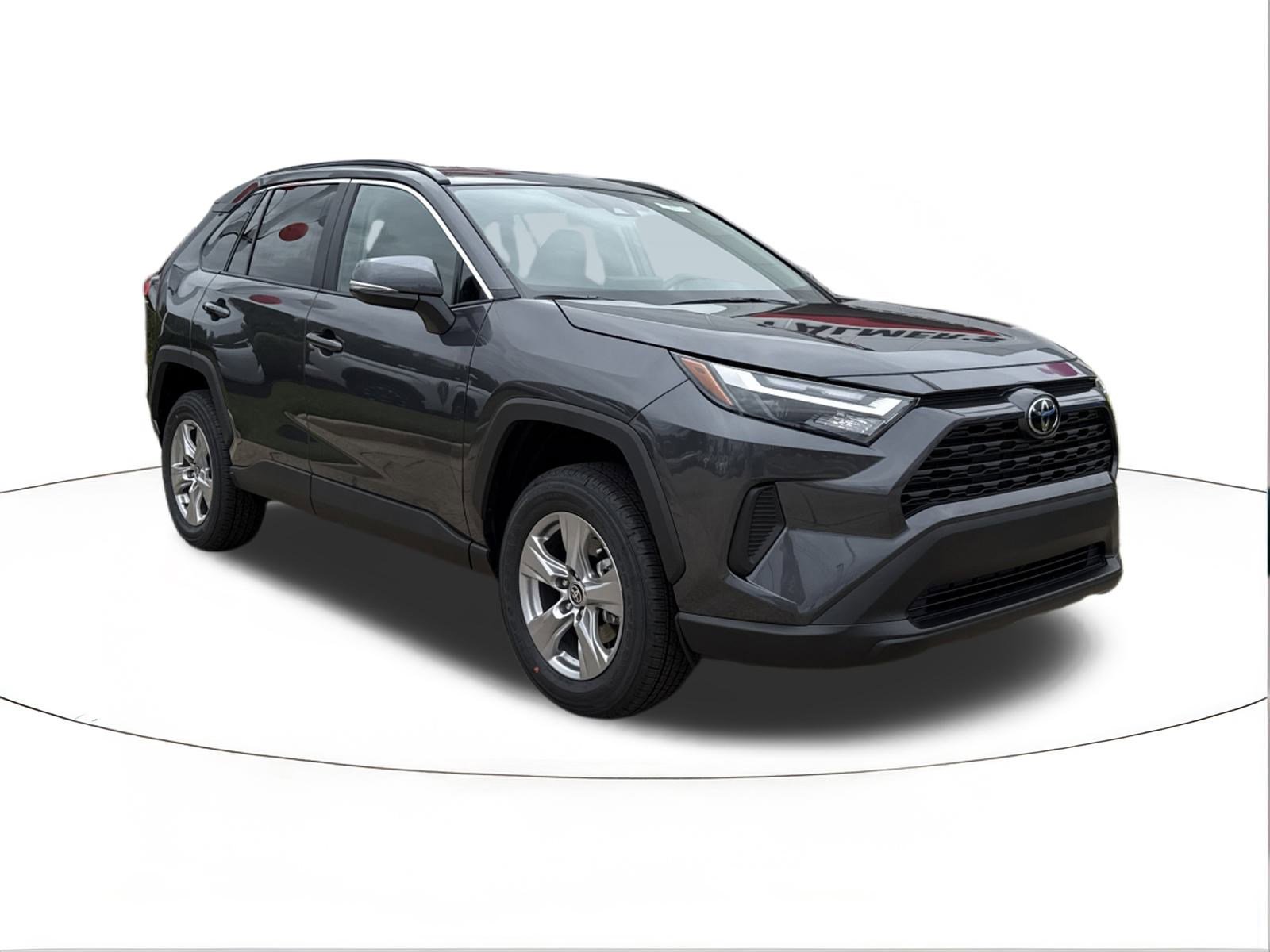 2025 Toyota RAV4 XLE's photo