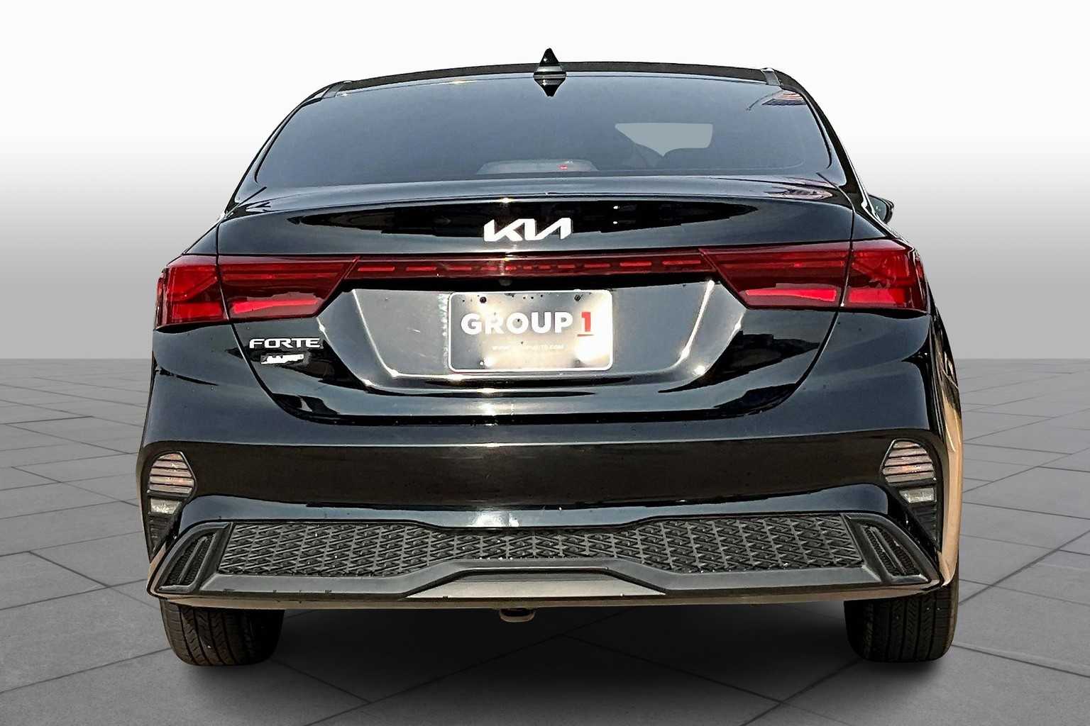 2022 Kia Forte LXS photo 4