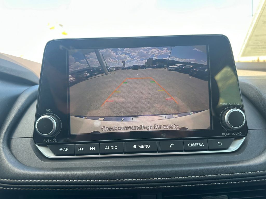 2023 Nissan Rogue SV photo 18