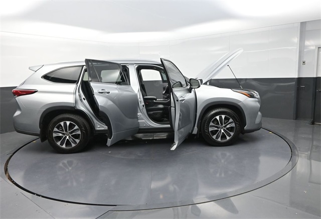 2022 Toyota Highlander XLE photo 41