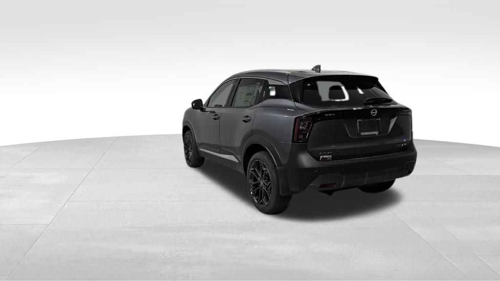 2025 Nissan Kicks SR photo 3