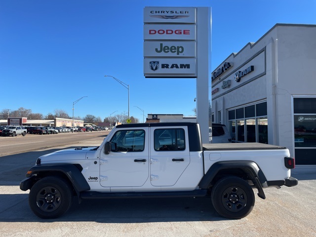 2024 Jeep Gladiator Sport's photo