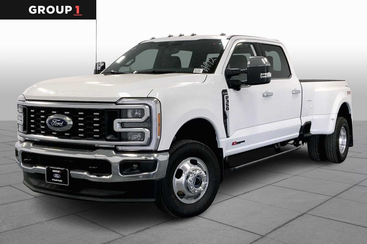 2025 Ford F-450 Lariat photo 5