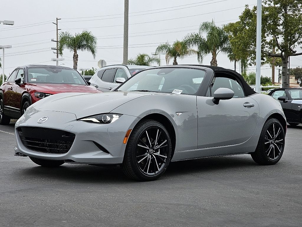2025 Mazda MX-5 Miata Miata Grand Touring photo 4