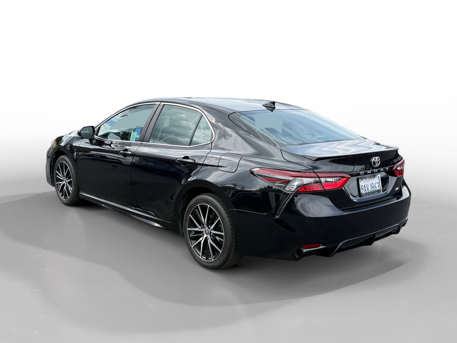 2022 Toyota Camry SE photo 3