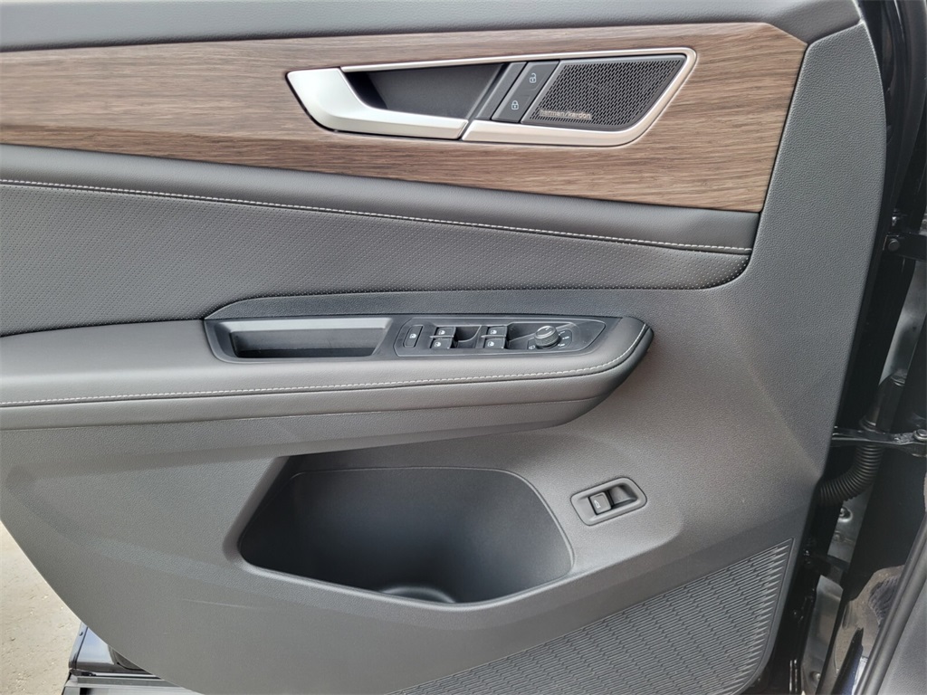 2026 Volkswagen Atlas SEL Premium R-Line photo 9
