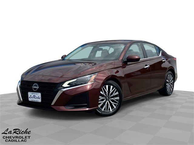 2023 Nissan Altima SV's photo