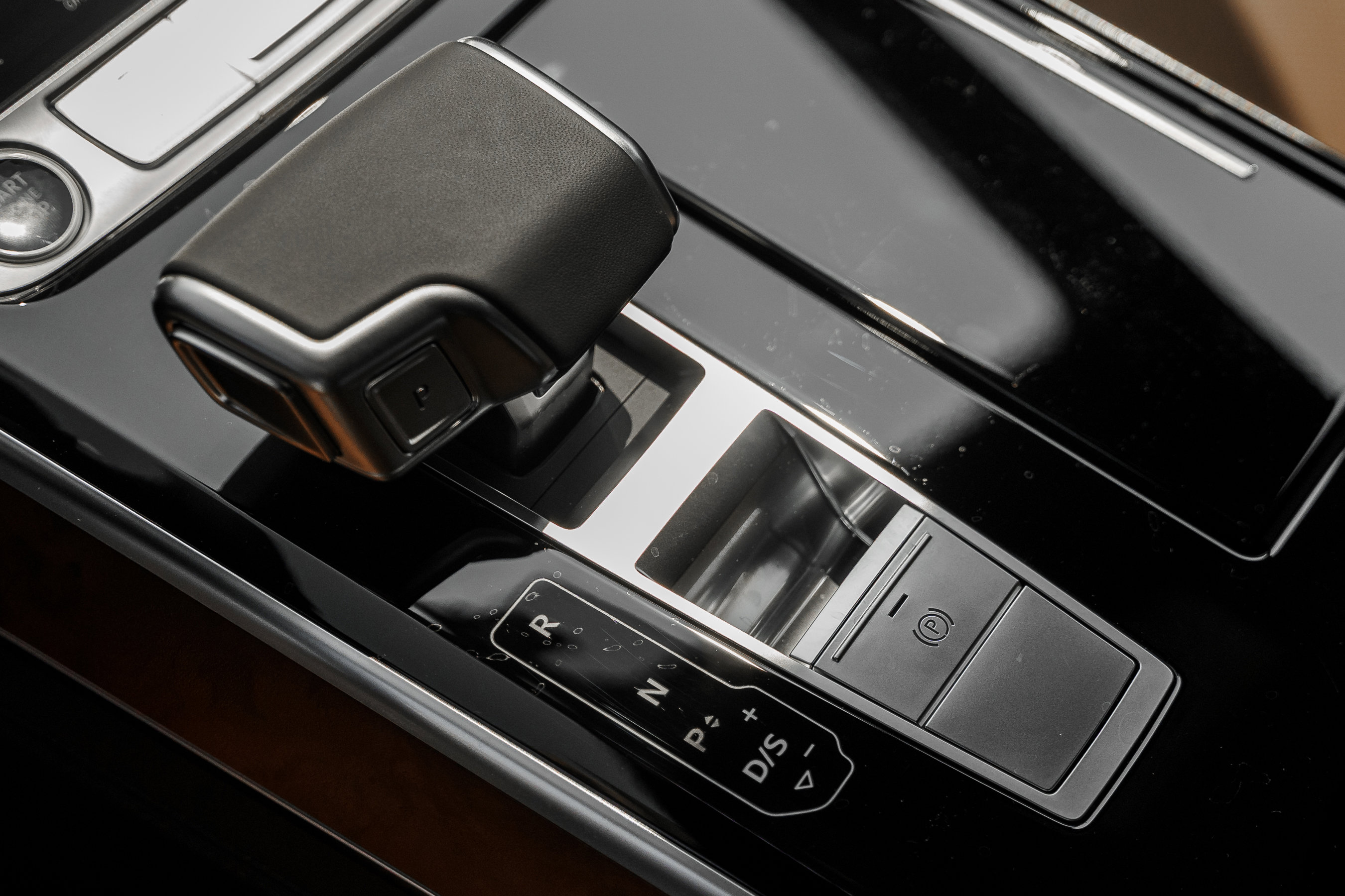 2025 Audi A8 L Quattro photo 8