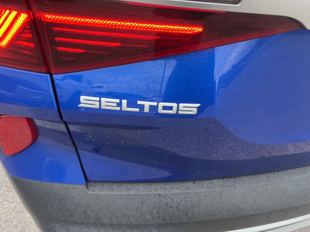 2023 Kia Seltos S photo 14