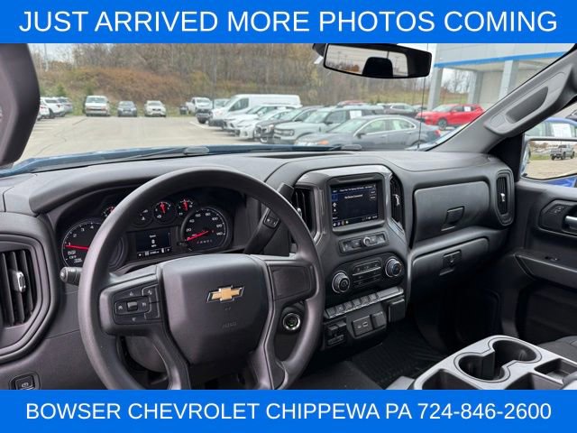 2023 Chevrolet Silverado 1500 Custom photo 3