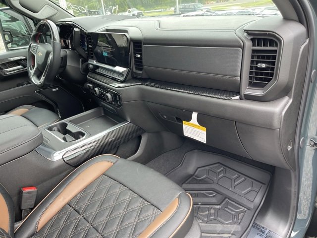 2025 Chevrolet Silverado 2500HD LTZ photo 16