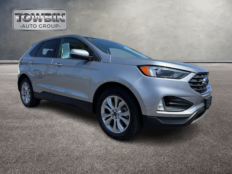 2023 Ford Edge Titanium photo 2