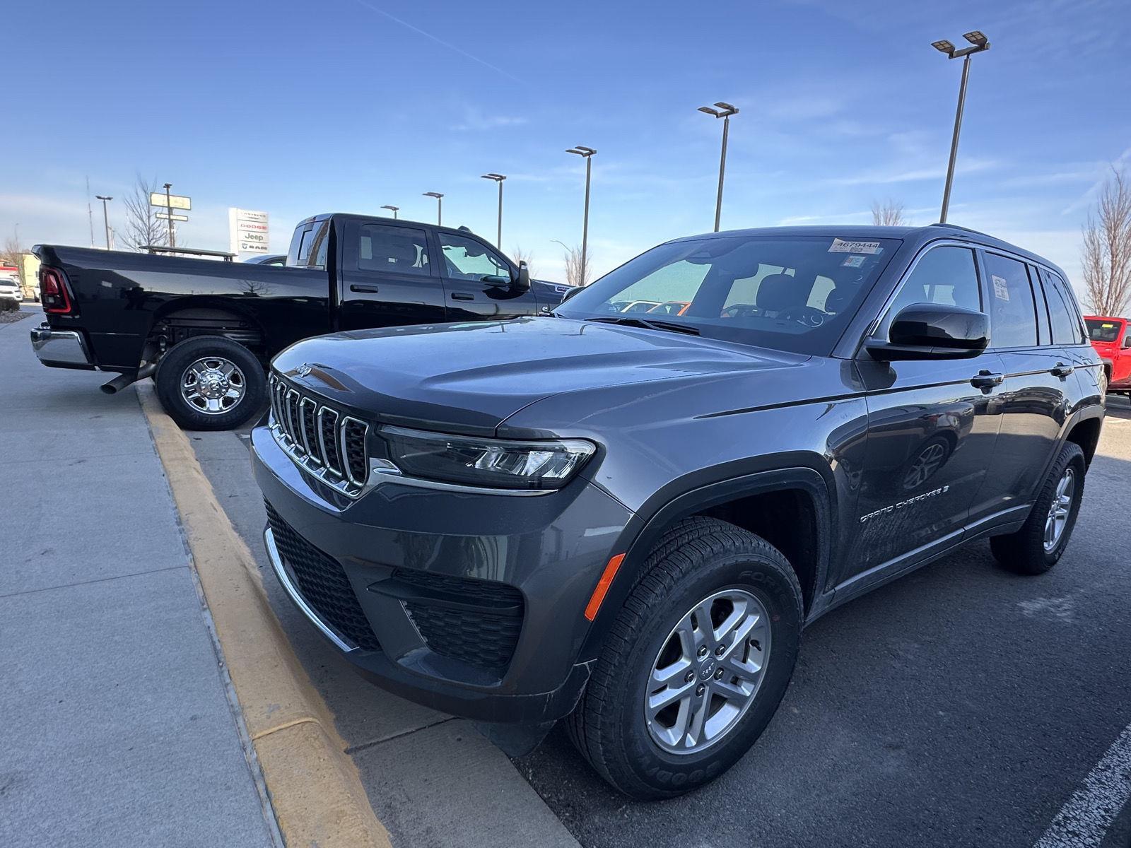 2024 Jeep Grand Cherokee Laredo's photo