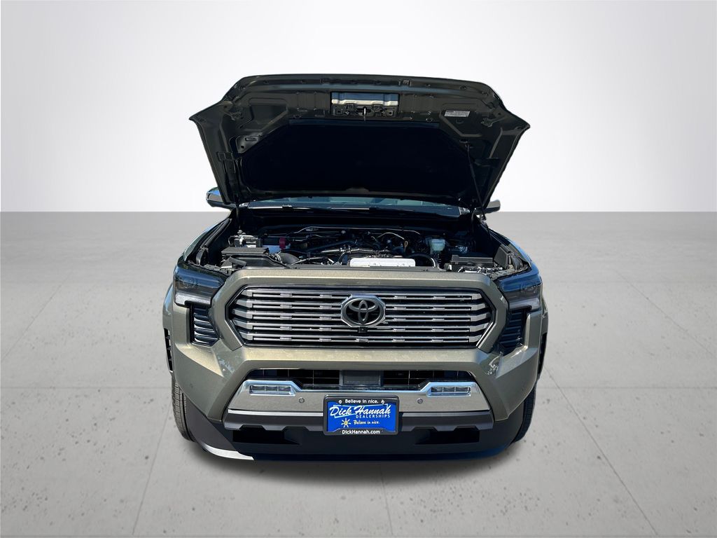 2025 Toyota Tacoma Limited photo 3