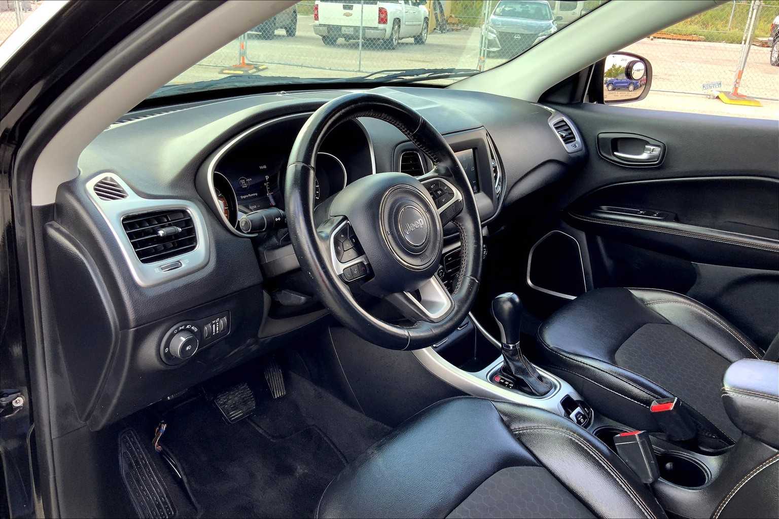 2018 Jeep Compass Latitude photo 16