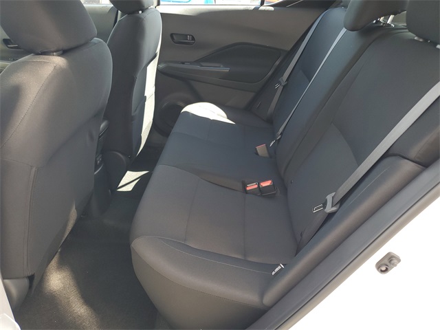 2025 Nissan Kicks Play S photo 16