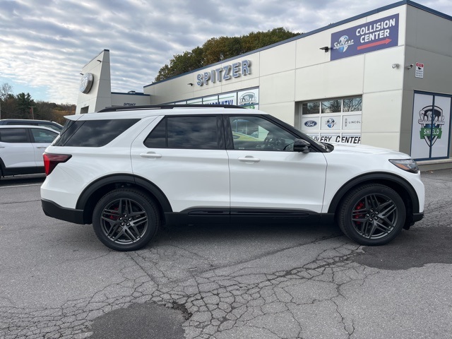 2026 Ford Explorer ST photo 3