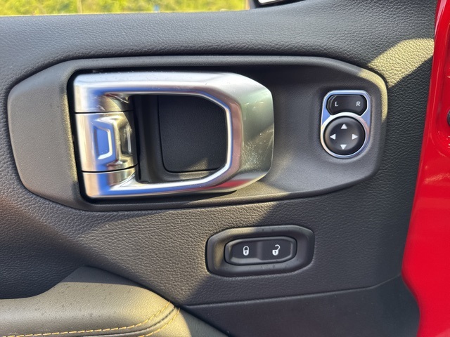 2025 Jeep Gladiator Willys photo 24