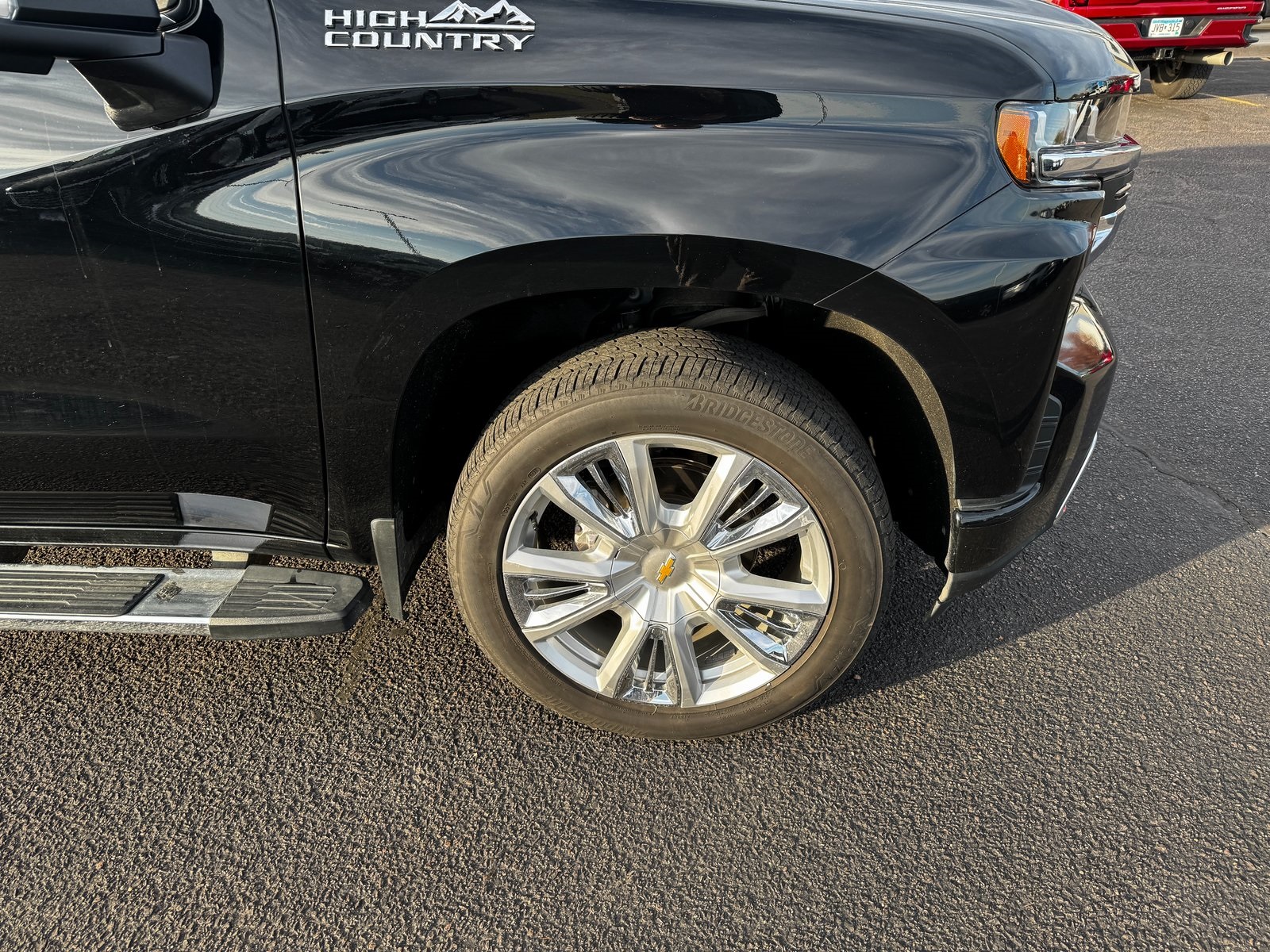 Used 2019 Chevrolet Silverado 1500 High Country with VIN 3GCUYHEL8KG252279 for sale in Luverne, Minnesota