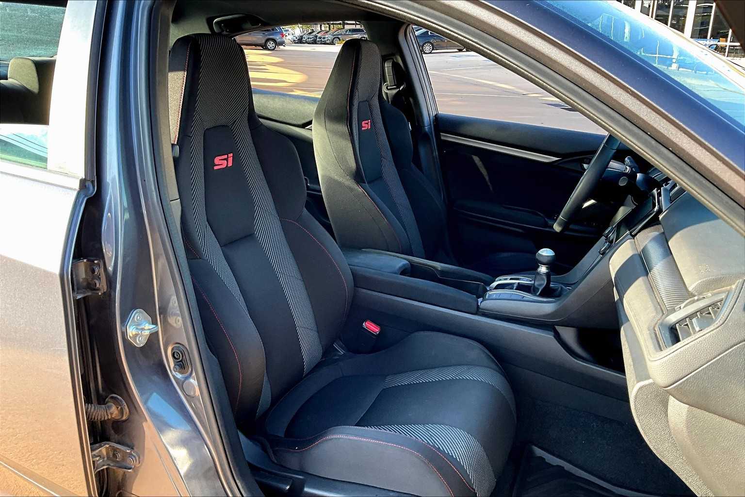 2017 Honda Civic Si photo 8