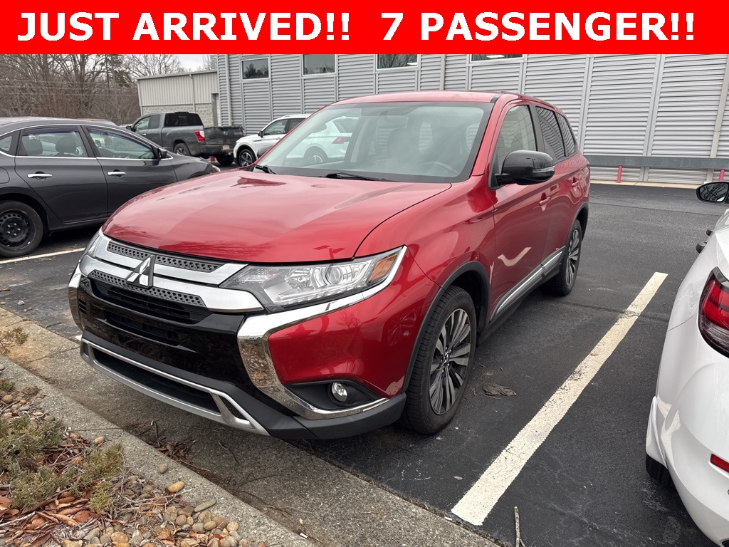 2019 Mitsubishi Outlander SE's photo