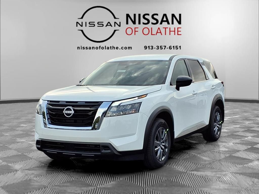 2025 Nissan Pathfinder S's photo